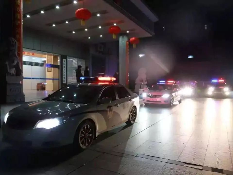 他们，今天被点名表扬了