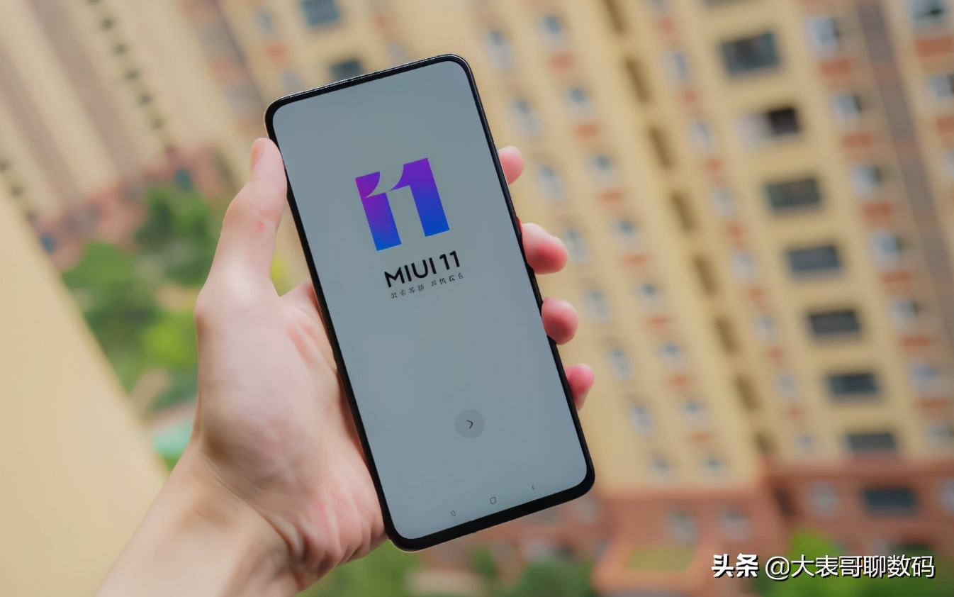 目前性价比最值得入手的三款手机,年底最值得3款手机性价比高