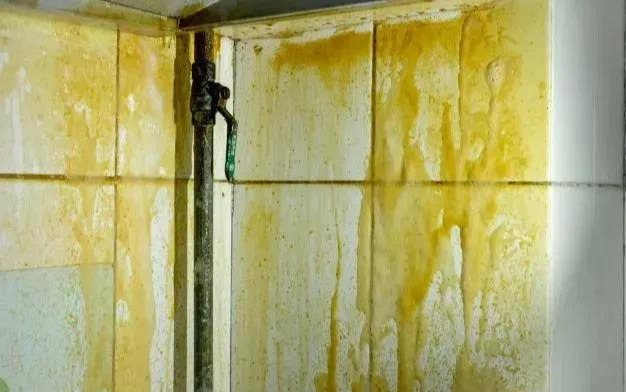 灶台重油污清除妙招,灶台油污渍怎么去除小窍门