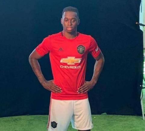 曼联球探报告:把英超边锋们防到怀疑人生,万比萨卡到底有多强?