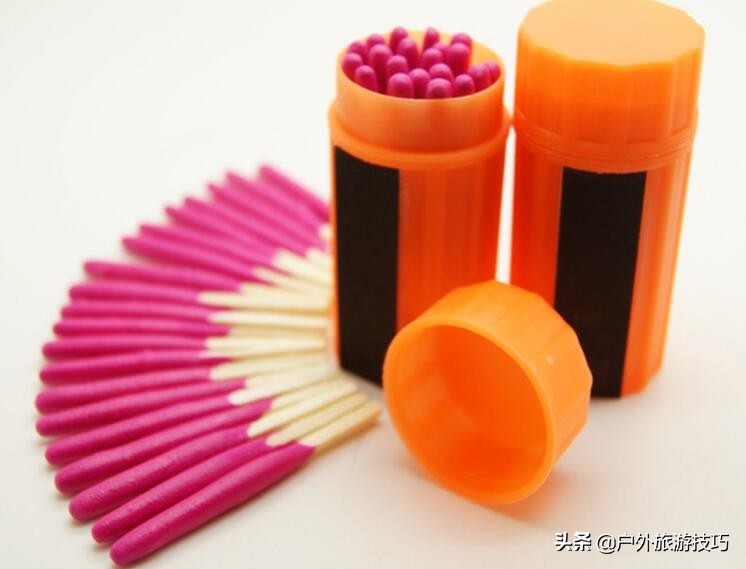 怎么用打火机里面的打火石生火,野外生存为什么用打火石