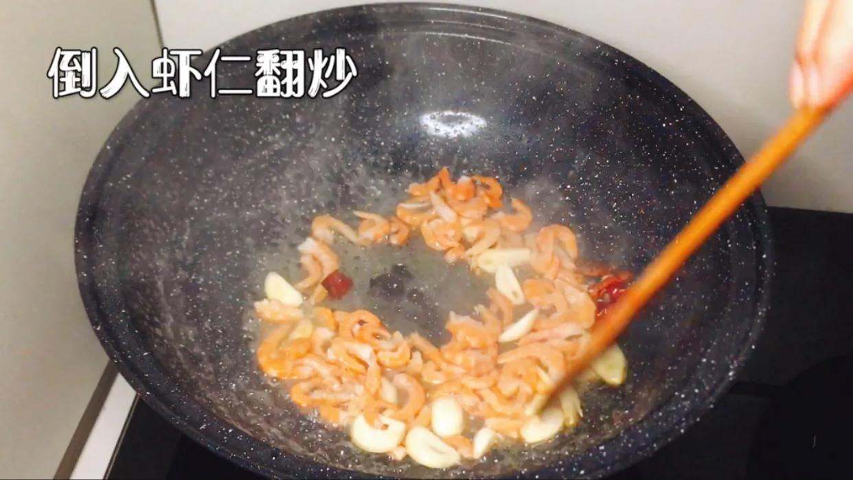 胡萝卜丁黄瓜丁炒虾仁怎么炒好吃,虾仁怎么做营养减肥餐