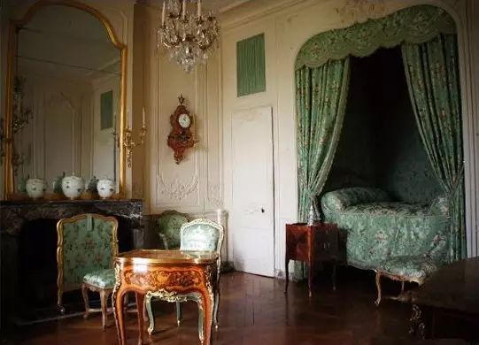 路易十五最著名的*妇情**：蓬巴杜夫人传奇一生