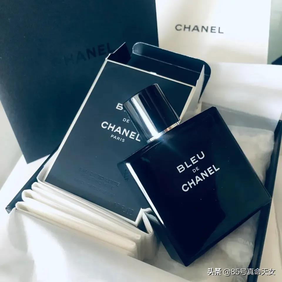 王一博代言的香奈儿蔚蓝味,蔚蓝香水香精版王一博