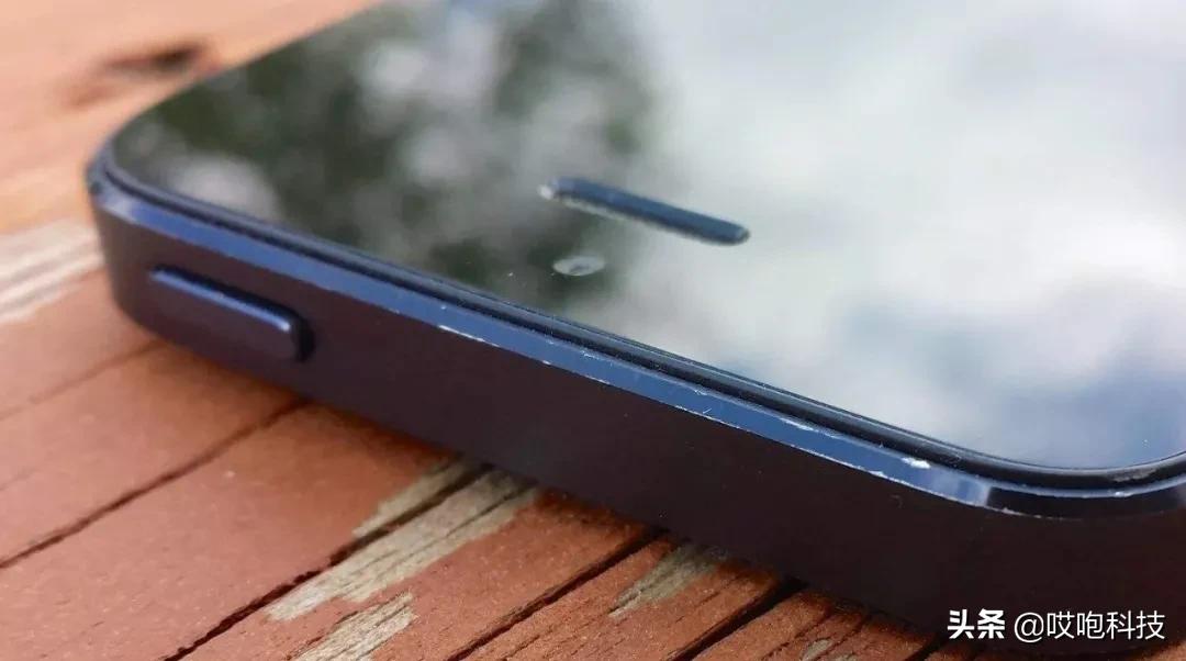 iphone12边框掉漆氧化,iphone12边框褪色