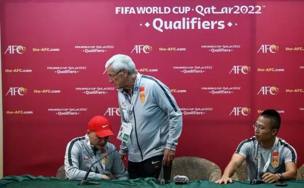 国足带火了足协的“差强人意”，但另一个词更能说明球*情迷**绪，你注意到了吗？