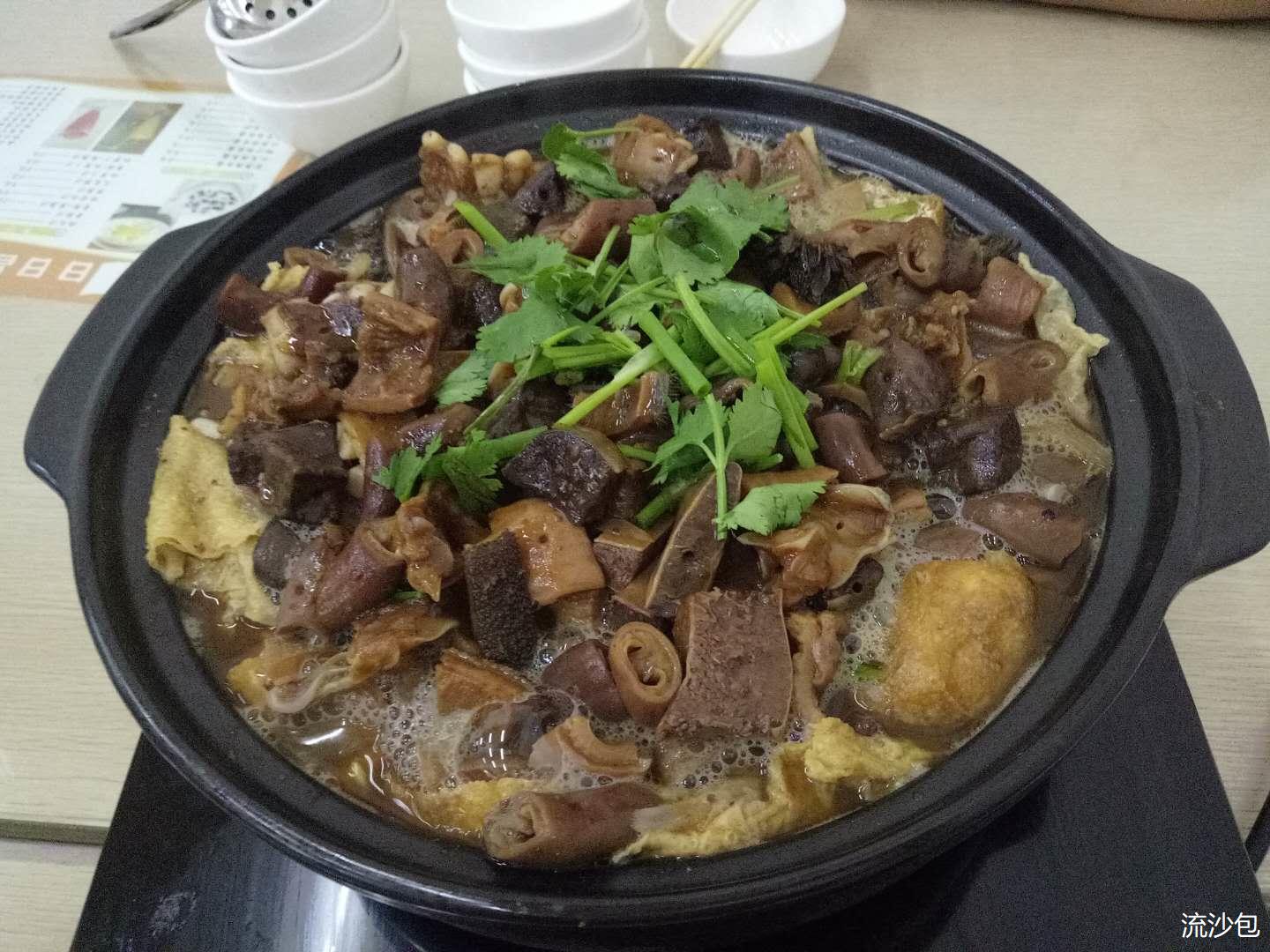 在这里也能吃到法式甜品,在这里也能吃到重庆味道