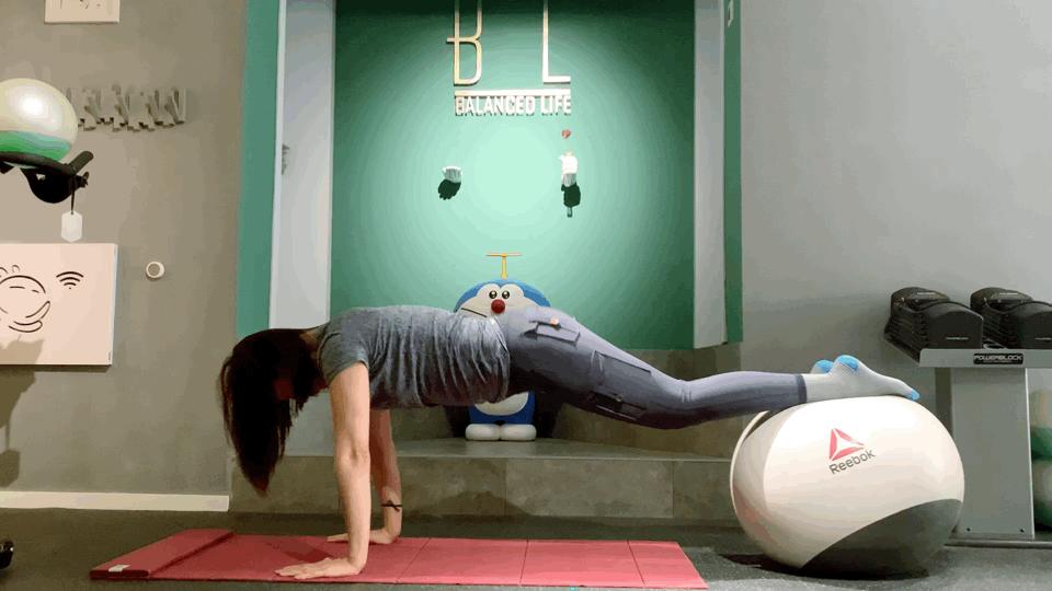 瑜伽球训练腿部肌肉的十大动作,核心训练瑜伽球5个动作