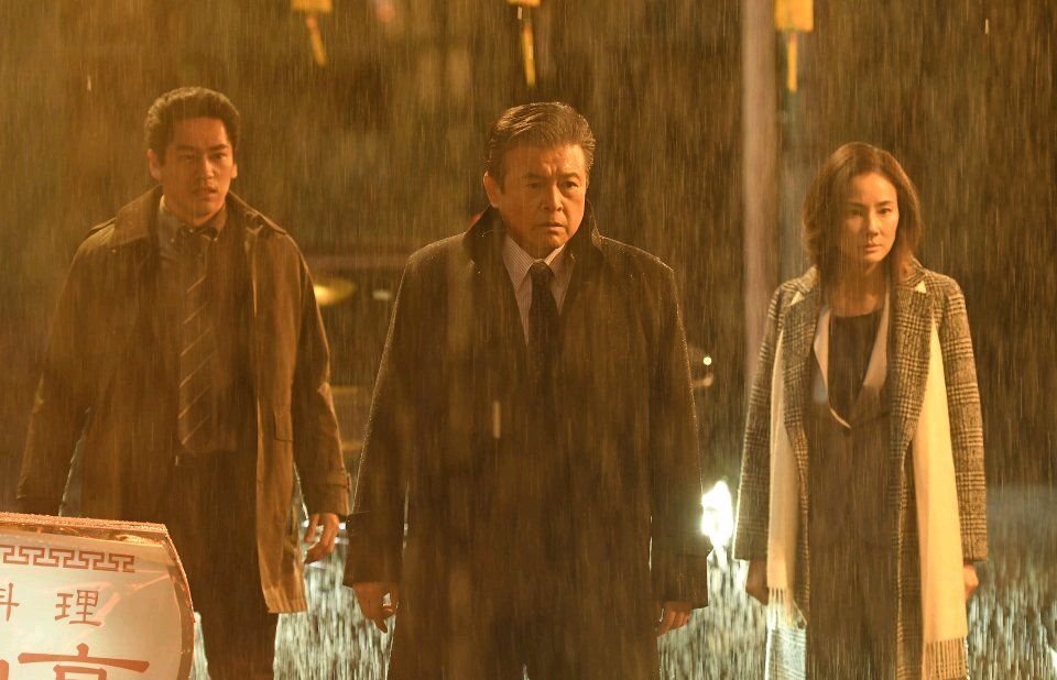 三浦友和年轻西装穿搭,60岁三浦友和西装近照