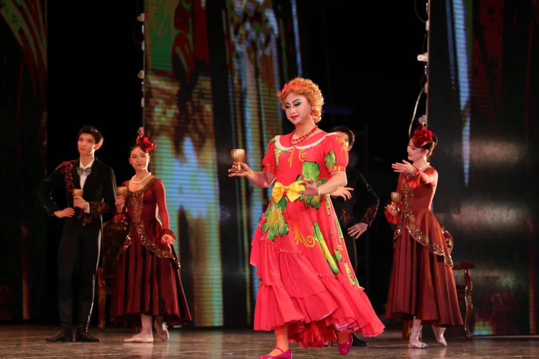 灰姑娘芭蕾舞剧赏析,灰姑娘芭蕾英国皇家舞剧