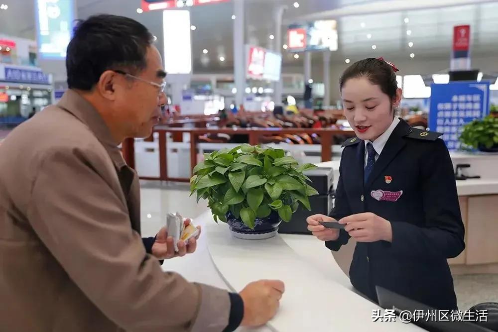 出疆铁路列车信息 (中国铁路出疆列车时刻表)