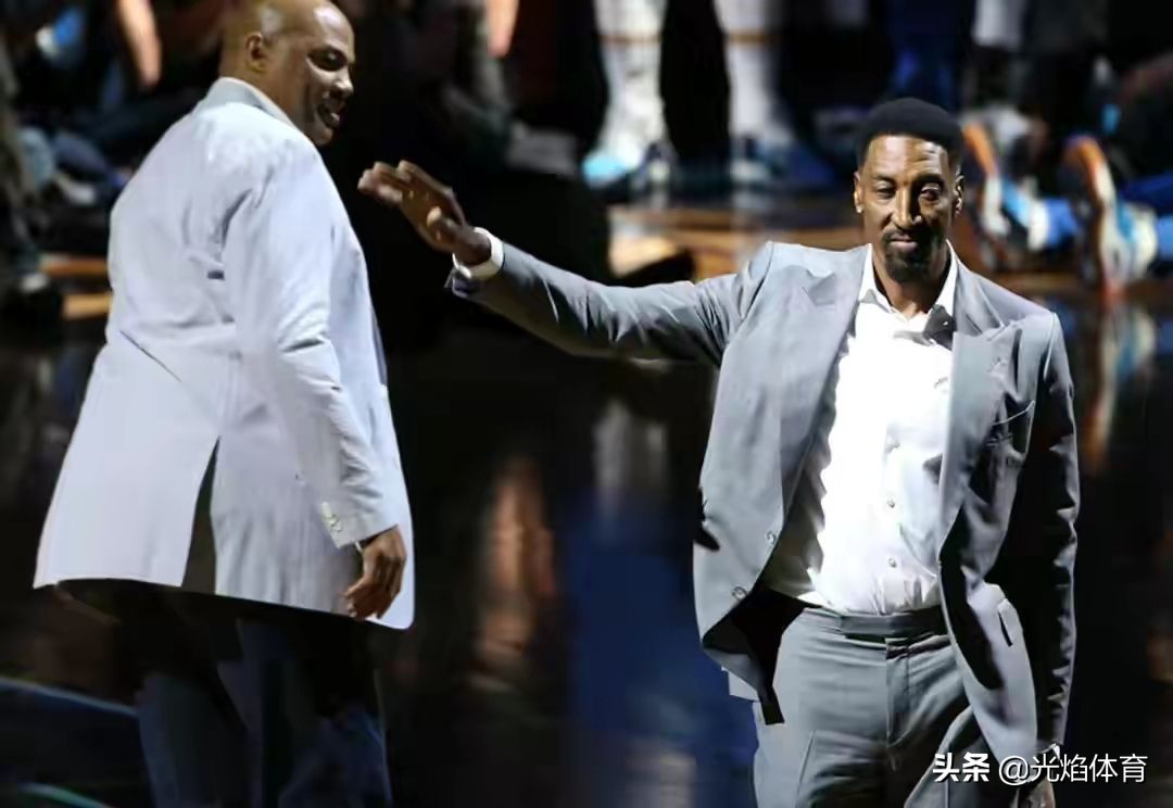 巴克利谈皮蓬事件,皮蓬炮轰乔丹巴克利怎么看