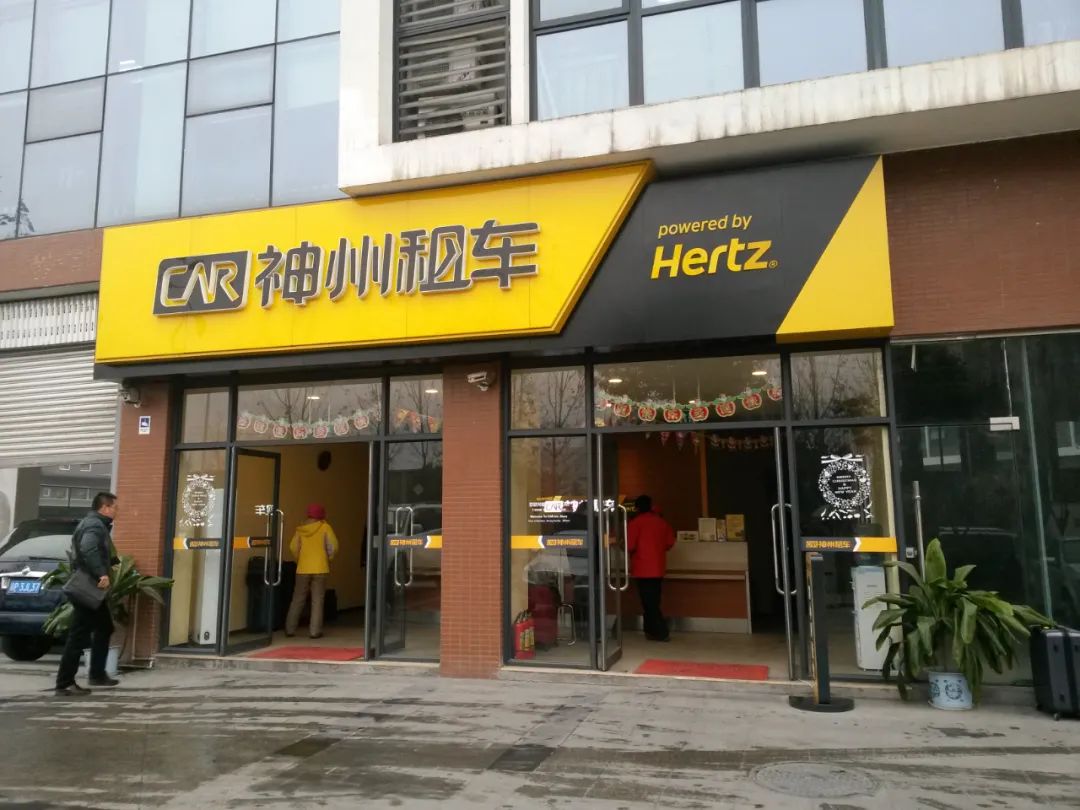 瑞幸真的能靠小鹿茶赚钱吗,瑞幸和小鹿茶的生意本质