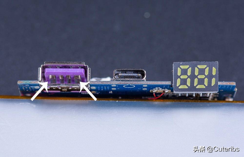 绿联超级快充充电宝拆解,绿联100w二合一氮化镓充电宝拆解