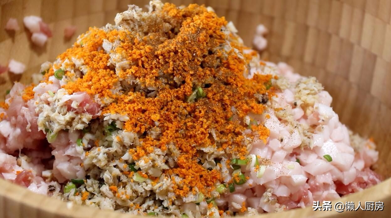 蟹味狮子头的做法,纯手工制作蟹粉狮子头