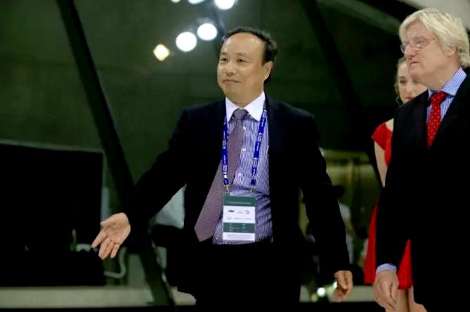 巨亏163亿股票为什么会涨,st德豪2024年能摘帽吗