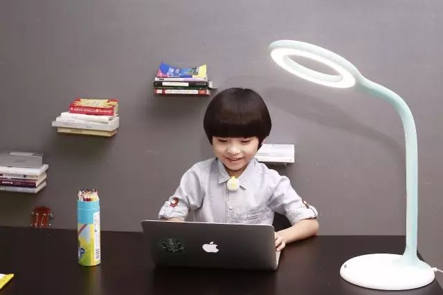 怎样选学生护眼台灯,学生护眼台灯如何选择
