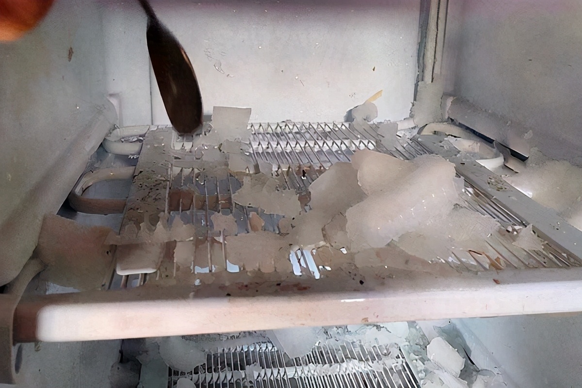 冰箱结冰有异味的解决方法,冰箱有异味结冰怎么清理