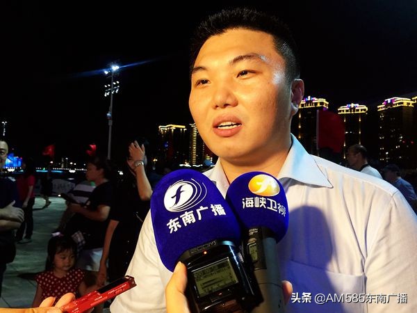 在榕台胞夜游闽江，感受福州日新月异的变化