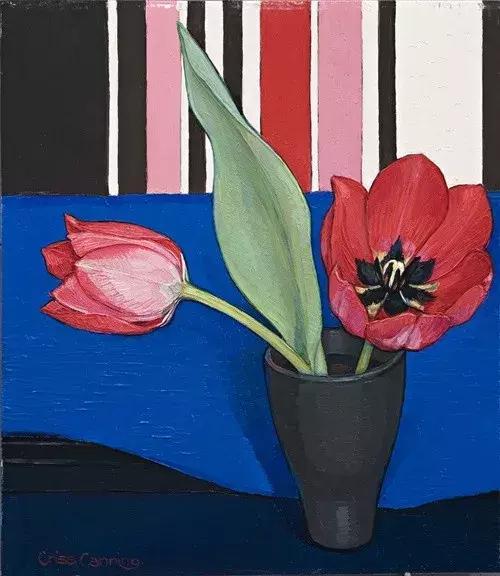 她72岁，画了50多年的画，花儿在她笔下都有了个性