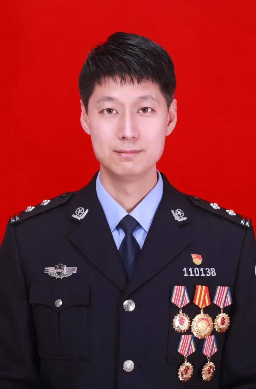 【我在岗位上】2021年全国五一劳动奖章获得者毛博文他为服务群众插上警务科技的翅膀