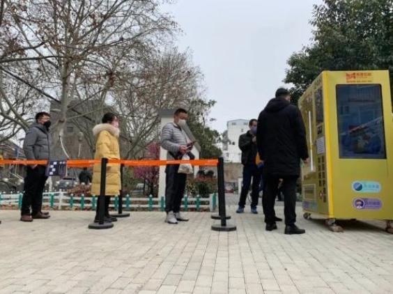 公交站自助口罩售卖机,口罩自助售卖机免费投放
