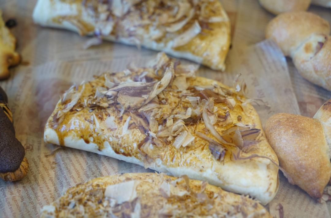 上海华贝面包哪家好,探店现烤面包