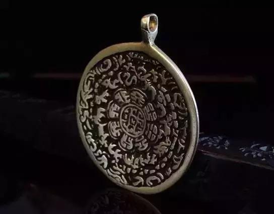 九宫八卦牌可以放床头吗,如何买到好的九宫八卦牌