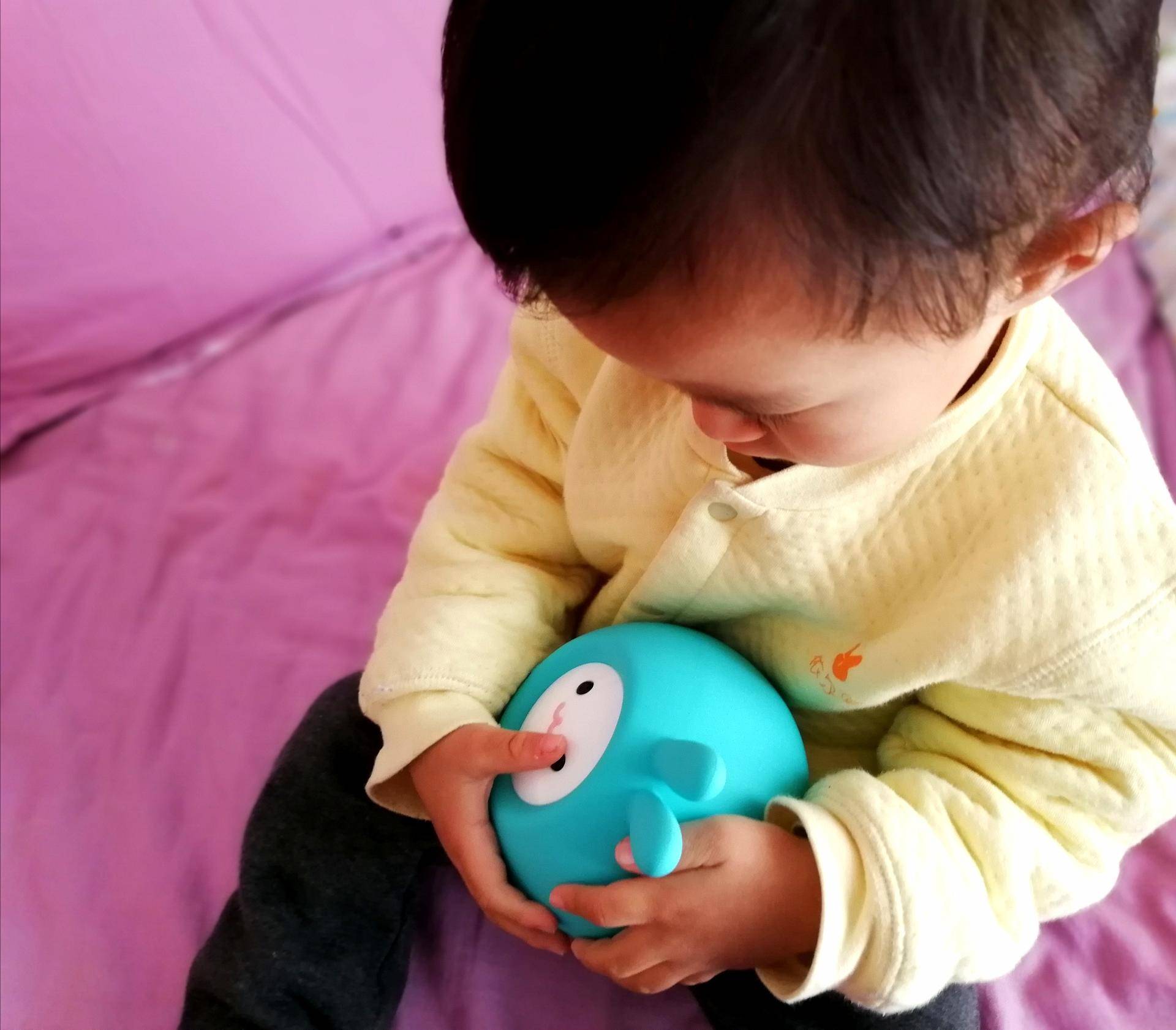 小兔子乖又乖——小寻AI早教故事机开箱体验