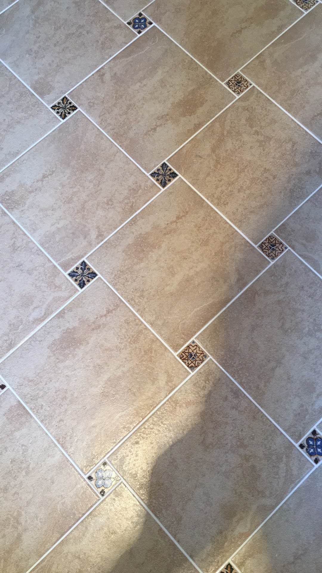 美缝剂施工方法哪种效果好,雨虹美缝剂银灰色施工效果