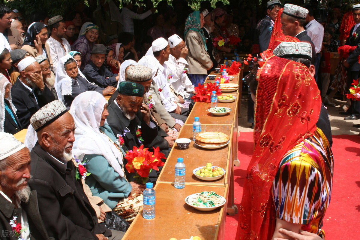 维吾尔族姓氏大全,维吾尔族的姓氏是父姓吗