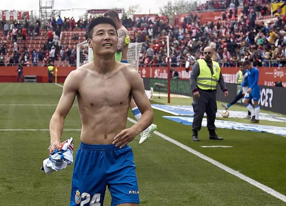 武球王对武磊的评价,武磊吹爆武球王