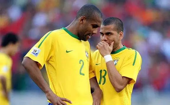 边翼卫vs边后卫,边翼卫和边后卫的区别