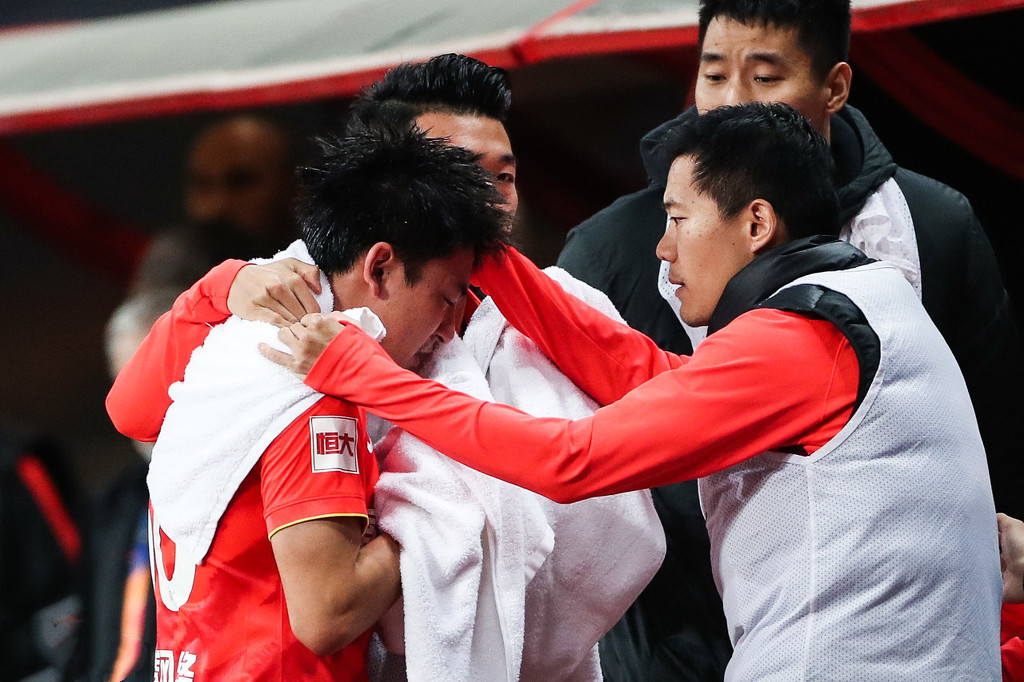 何超莲发文道歉,何超莲发长文感谢父亲反问式道歉