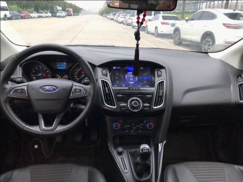 最新福特福克斯试驾视频,福特福克斯三缸机值得购买吗