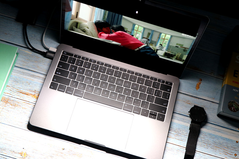 晚上看电脑觉得不舒服，试试这款