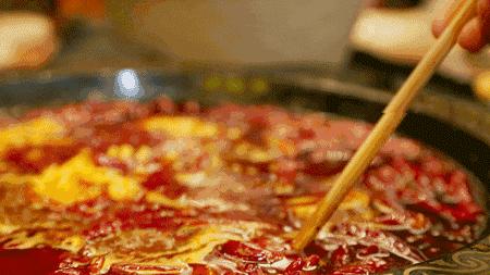 口腔溃疡每吃一口都是煎熬,口腔溃疡吃火锅就好了