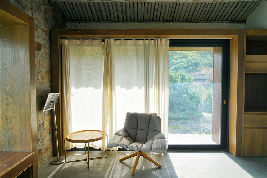 嵊泗海岛上有个漂亮的房子，无敌海景，吴彦祖用31天改造而成