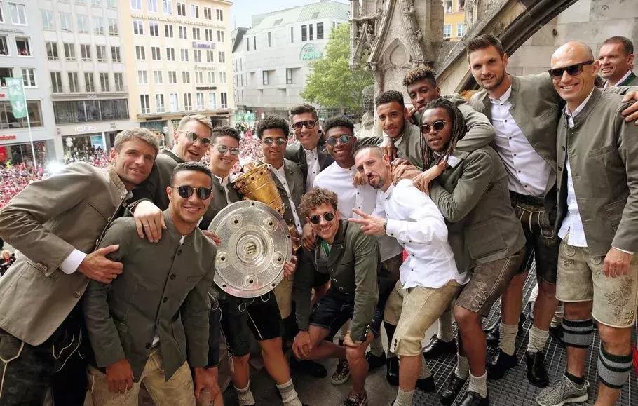 鲁梅尼格讲述拜仁故事,拜仁交易鲁梅尼格