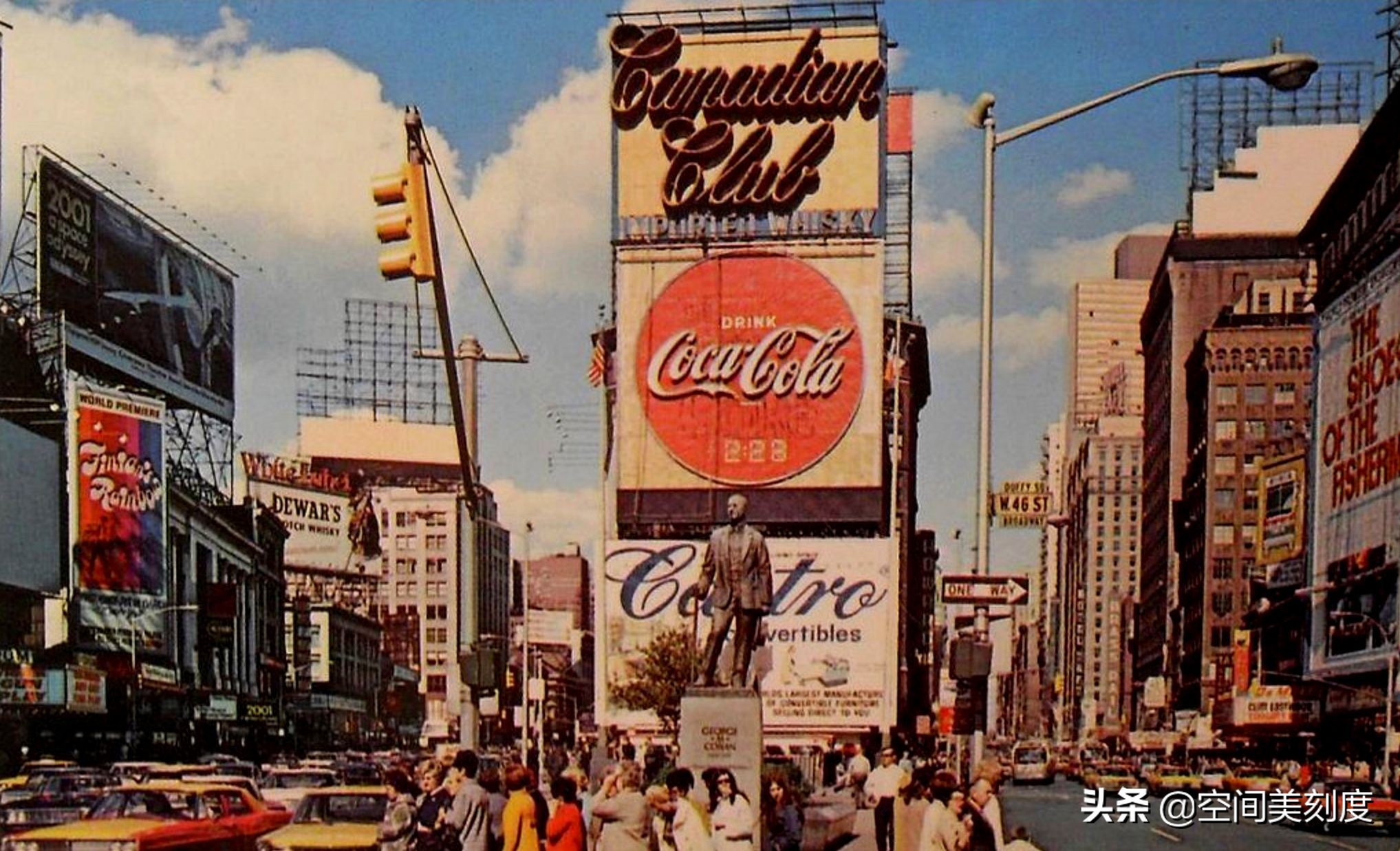 为何企业喜欢扎堆到美国时代广场打中文广告？还有微商和流量明星