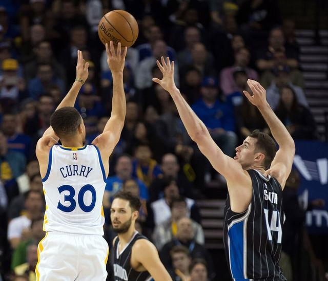 库里三分球100%命中率纪录,三分射手库里