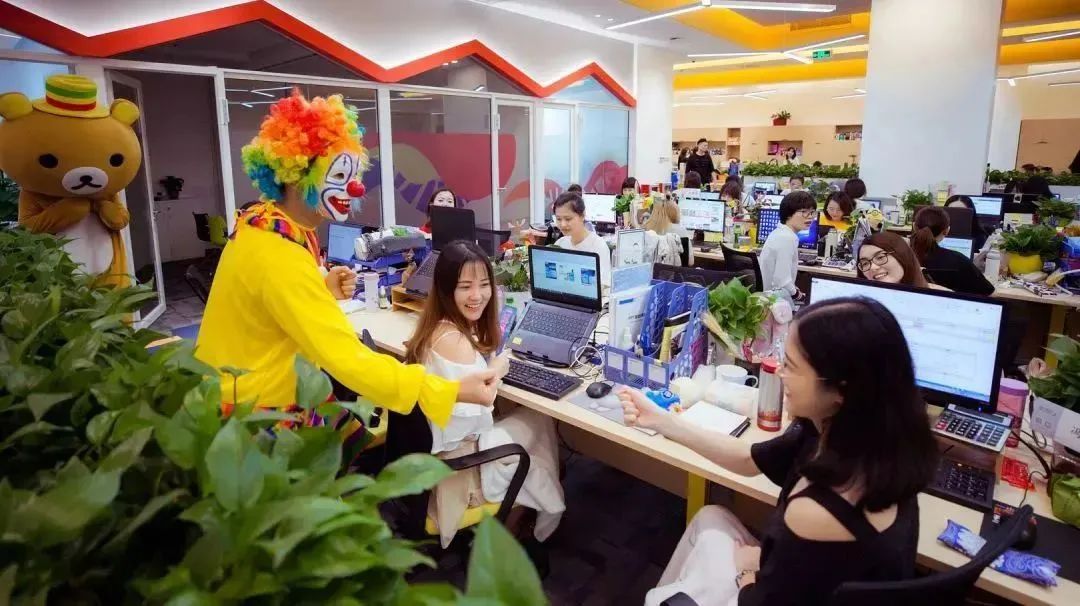 兰蔻ysl阿玛尼,阿玛尼和兰蔻彩妆