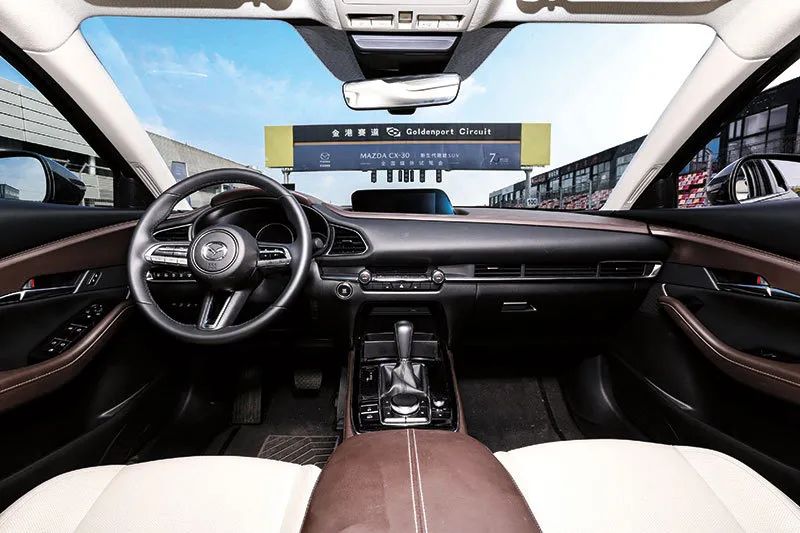 试驾长安马自达CX-30,马自达cx-30试驾车
