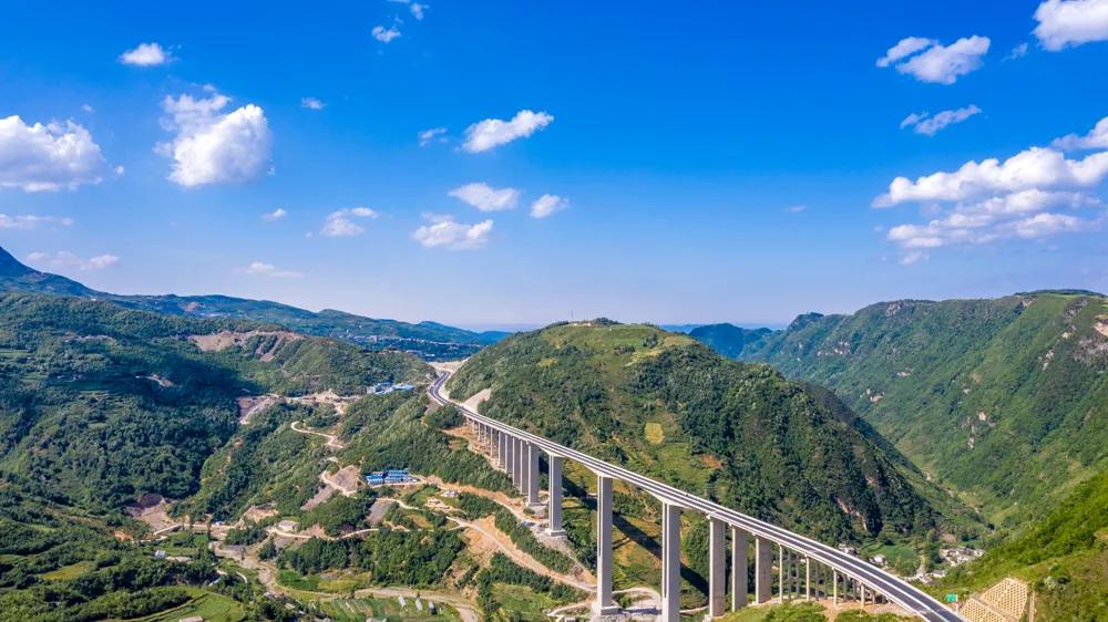 贵州是如何强势逆袭的,贵州突飞猛进的发展