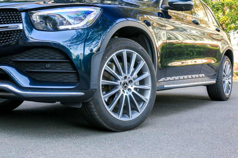 奔驰glc300l动感型第一视角,实拍了解2020款奔驰glc300