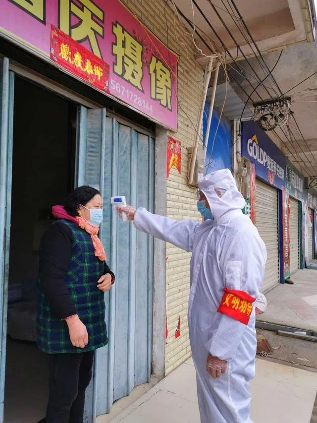 万众一心朴诚勇毅,朴诚勇毅不胜不休下一句