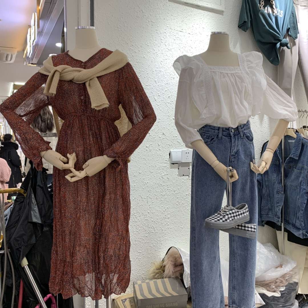 广州服装批发怎么拿货,服装按斤批发到哪拿货