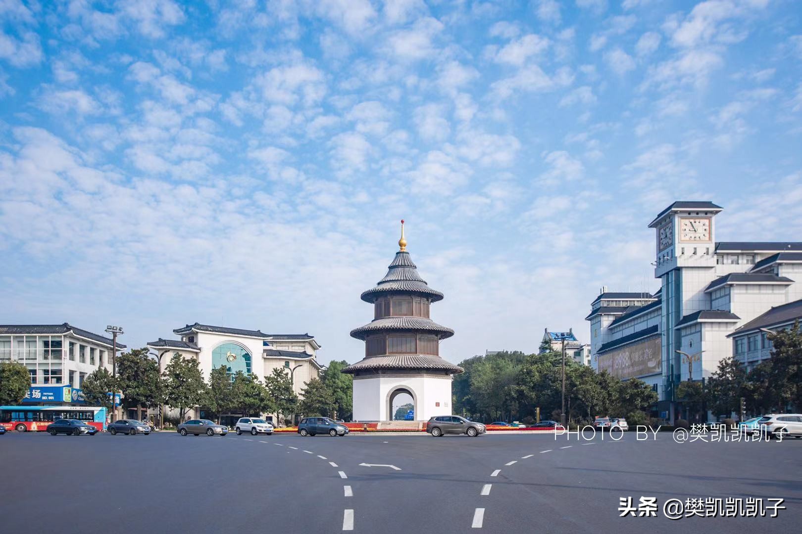 相距500米，文昌阁成了扬州地标，而历史悠久的四望亭却少有人知