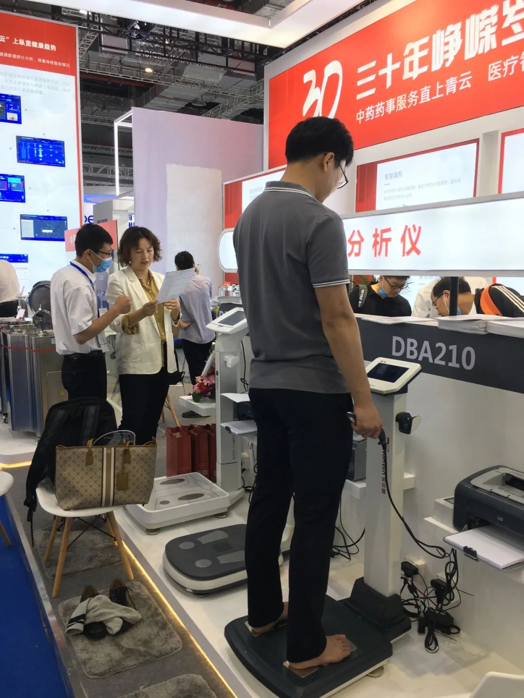 东华原医疗CMEF回顾：三十年峥嵘岁月，拥未来奋勇前行