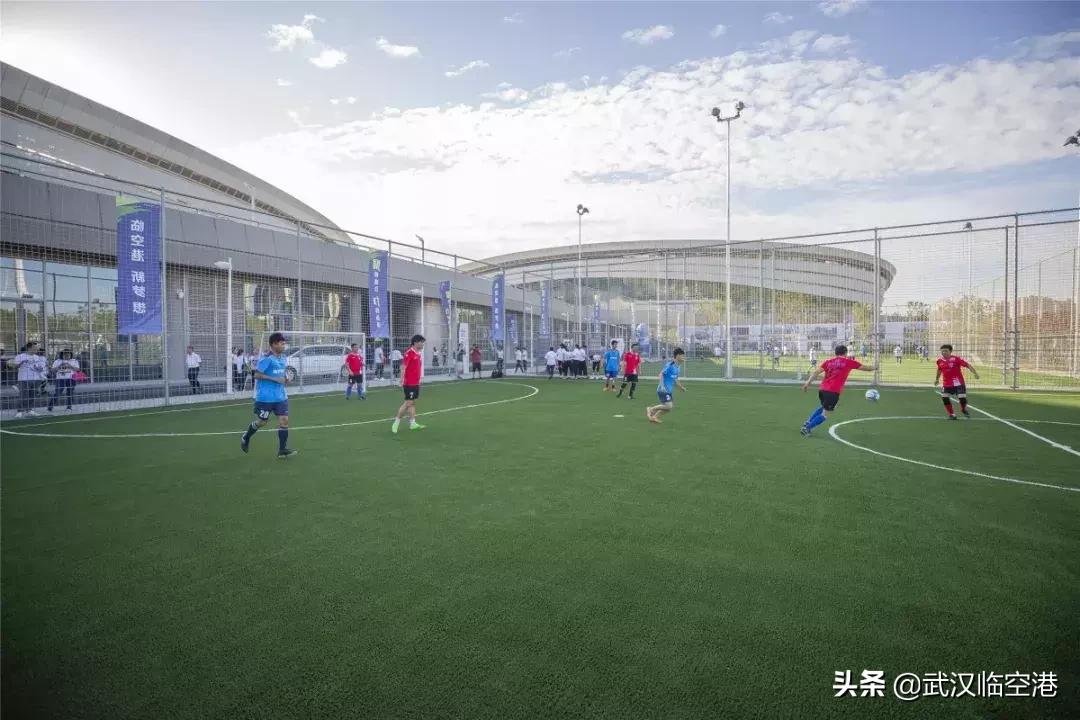 武汉军运会火种点燃,武汉迎军运五星红旗